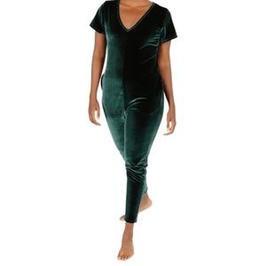 New Without Tags Smash & Tess Sunday Velvet Romper